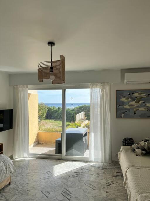 Studio Cosy Avec Terrasse Sur La Plage La Seyne-sur-Mer Luaran gambar