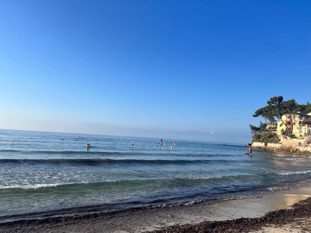 Studio Cosy Avec Terrasse Sur La Plage La Seyne-sur-Mer Luaran gambar